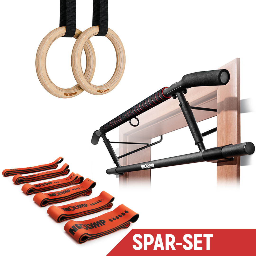Neolymp Spar-Set bestehend aus Holz-Turnringen, einer Klimmzugstange für den Türrahmen und einem Set von acht orangenen Fitnessbändern in verschiedenen Widerstandsstufen. Das Set ist ideal für ein umfassendes Heimtraining und bietet vielseitige Übungsmöglichkeiten. Text auf dem Bild: Spar-Set.
