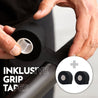 Mitgelieferte Grip-Tapes, die gerade um die Barren gewickelt werden, um sicheren Halt zu gewährleisten.